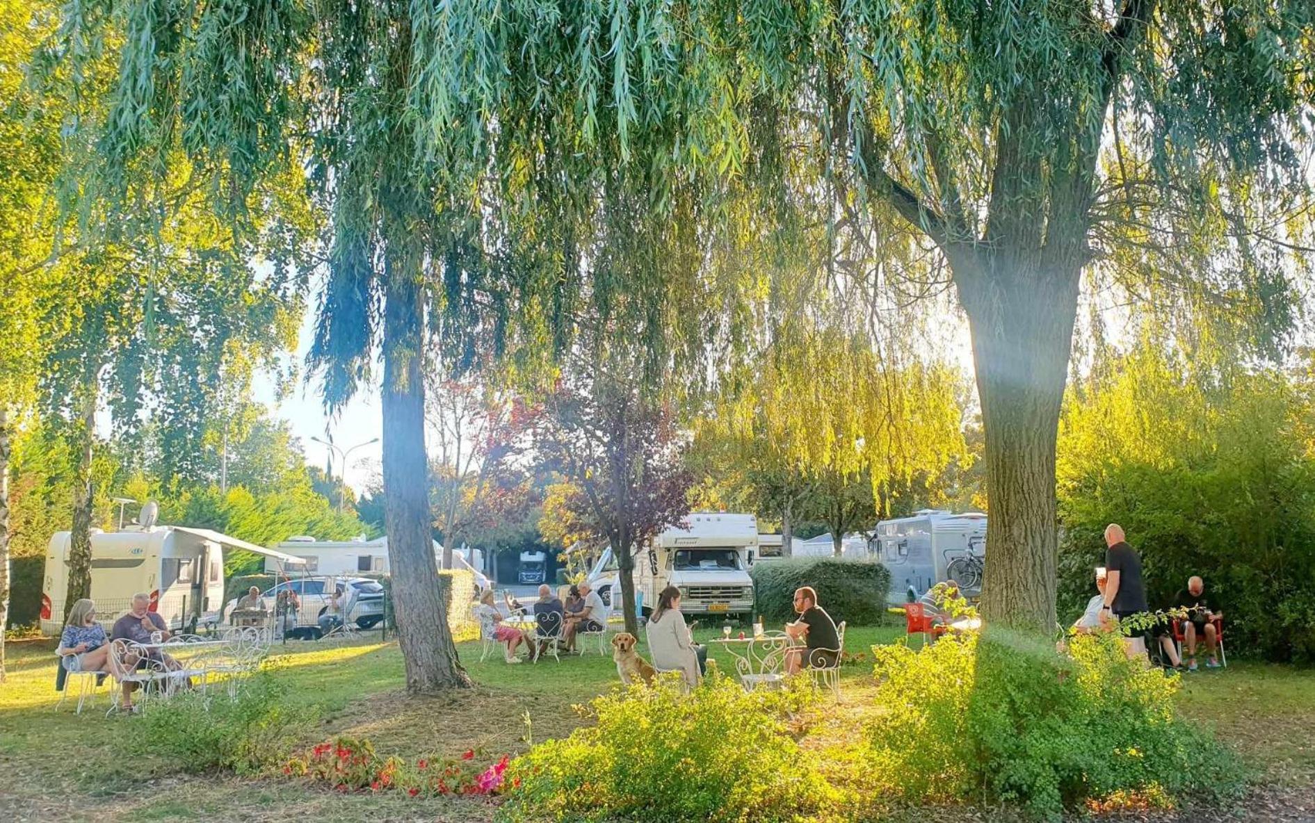 Camping De شالو أو شُمْبانيِ المظهر الخارجي الصورة